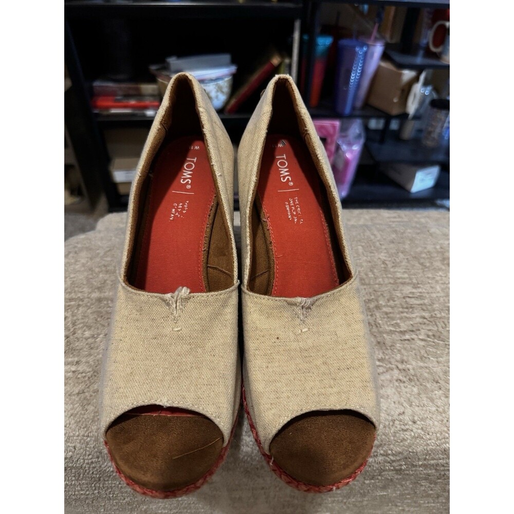 EUC TOMS Women's Beige Peep Toe Wedge Heels Comfort Slip On Fabric Size 11